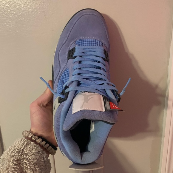 Jordan 4 UNC(university blue)